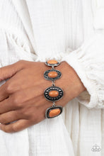 Load image into Gallery viewer, Taos Trendsetter Brown Bracelet
